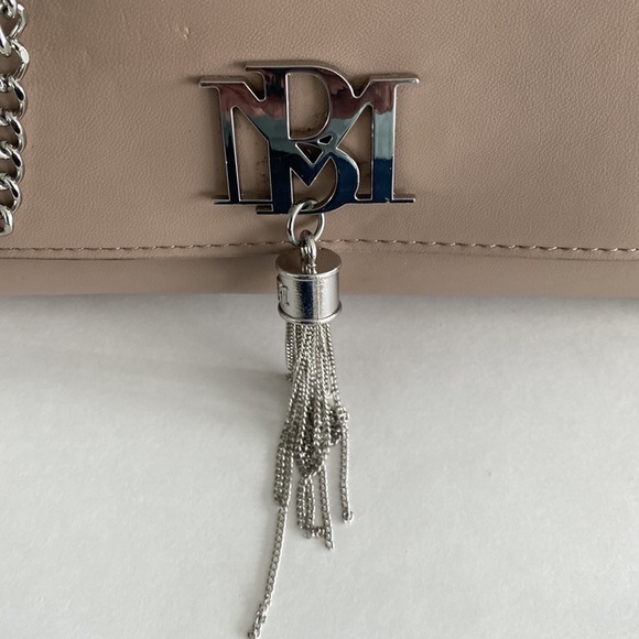 Women’s Metal Fringe Vegan Leather Purse BADGLEY MISCHKA Taupe - Picture 2 of 7